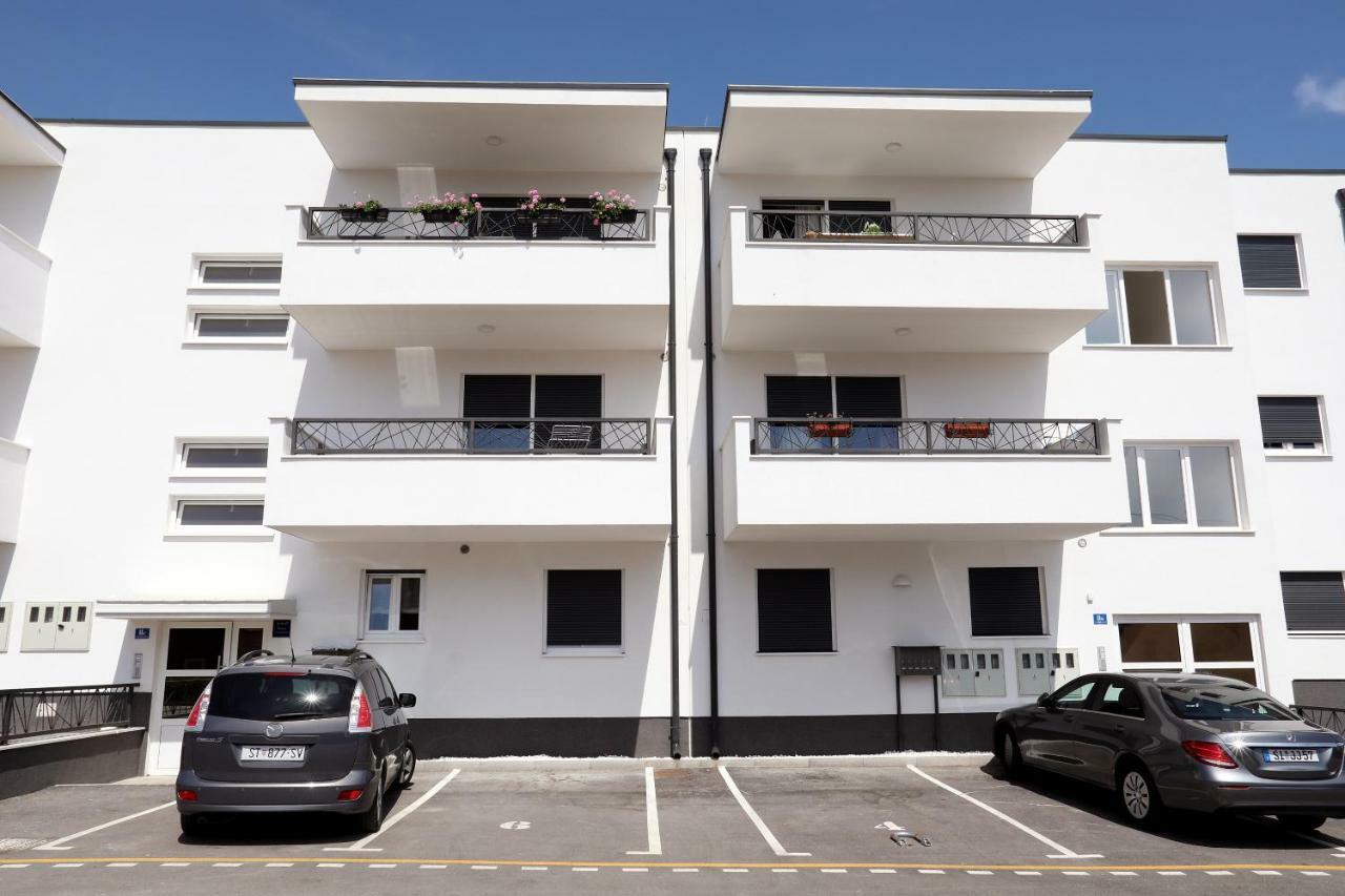 Apartment Little Marijeta Trogir Exterior foto